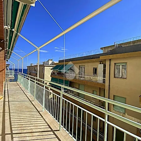 Cristallo Apartahotel Alassio