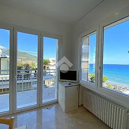 Aparthotel Cristallo 3*