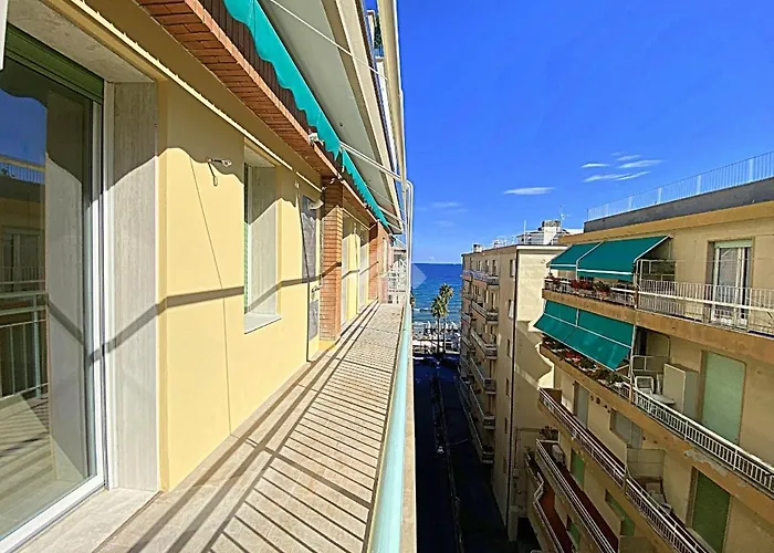 Cristallo Aparthotel 3*